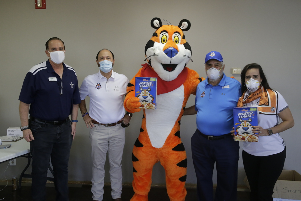 TONY THE TIGER HELPS TO BRING SMILES AT EL PASOANS FIGHTING HUNGER CENTER