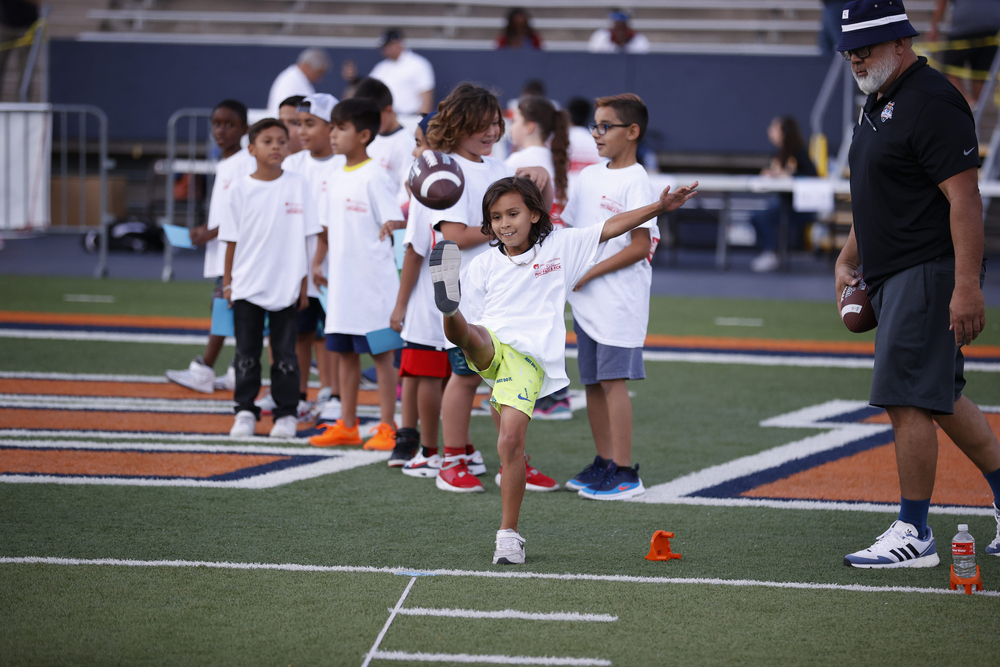 Thanksgiving tradition for Las Cruces family means flag football game